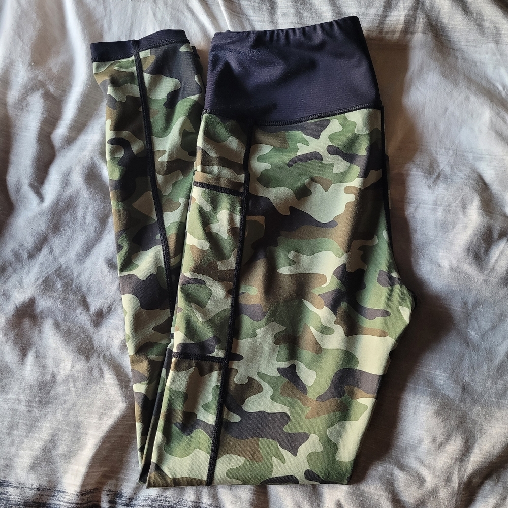 Constantly Varied Gear CVG FULL LENGTH Reversible Camo Leggings Sz Small